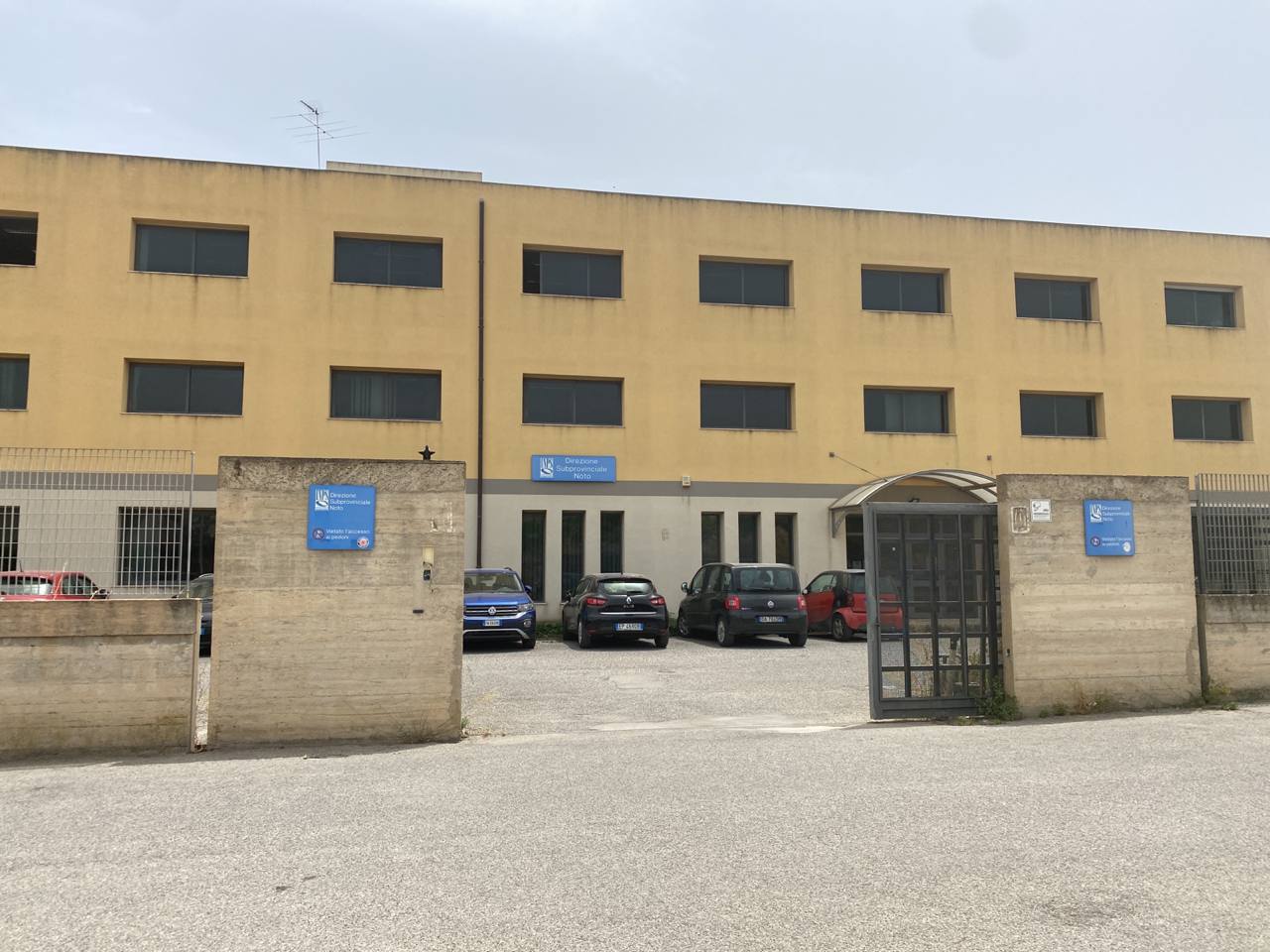 L'annuncio del sindaco Bonfanti: "Il Centro per l'Impiego e l'Inps restano a Noto"