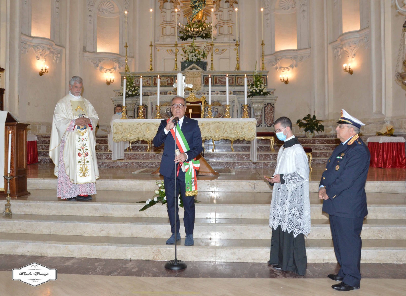 Un cero votivo e una preghiera a maria immacolata come rinnovo dell’atto di affidamento
