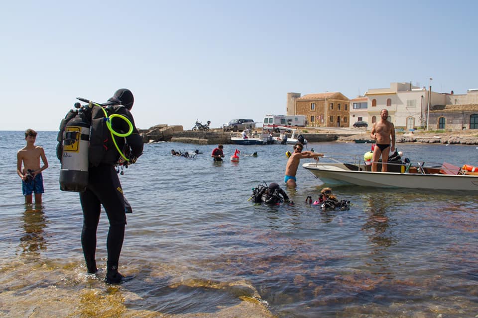 Proteggiamo il nostro mare, ieri giornata di pulizia fondali e costa a Calabernardo