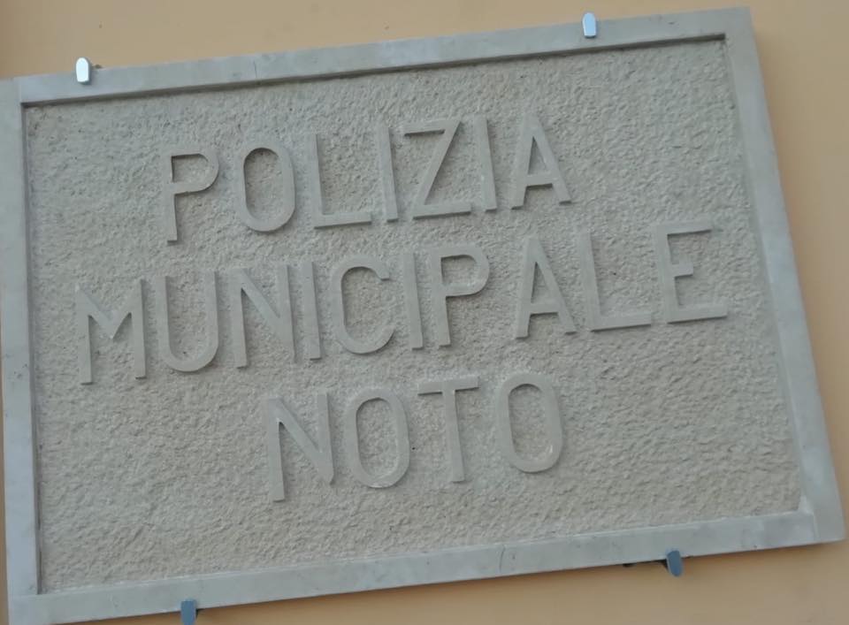 Denunciata una persona per lesioni personali stradali gravi e omissione di soccorso