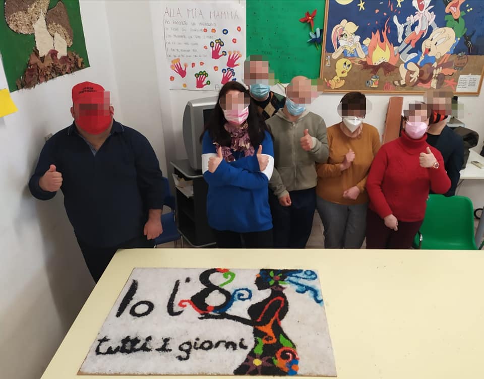 “Io l’8 tutti i giorni”, il bozzetto dei ragazzi del Centro Pda per la Giornata internazionale della donna. Che bravi!